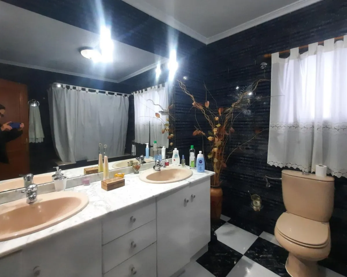 d8323ca5-78a2-4c85-ad47-0ce1d0810403