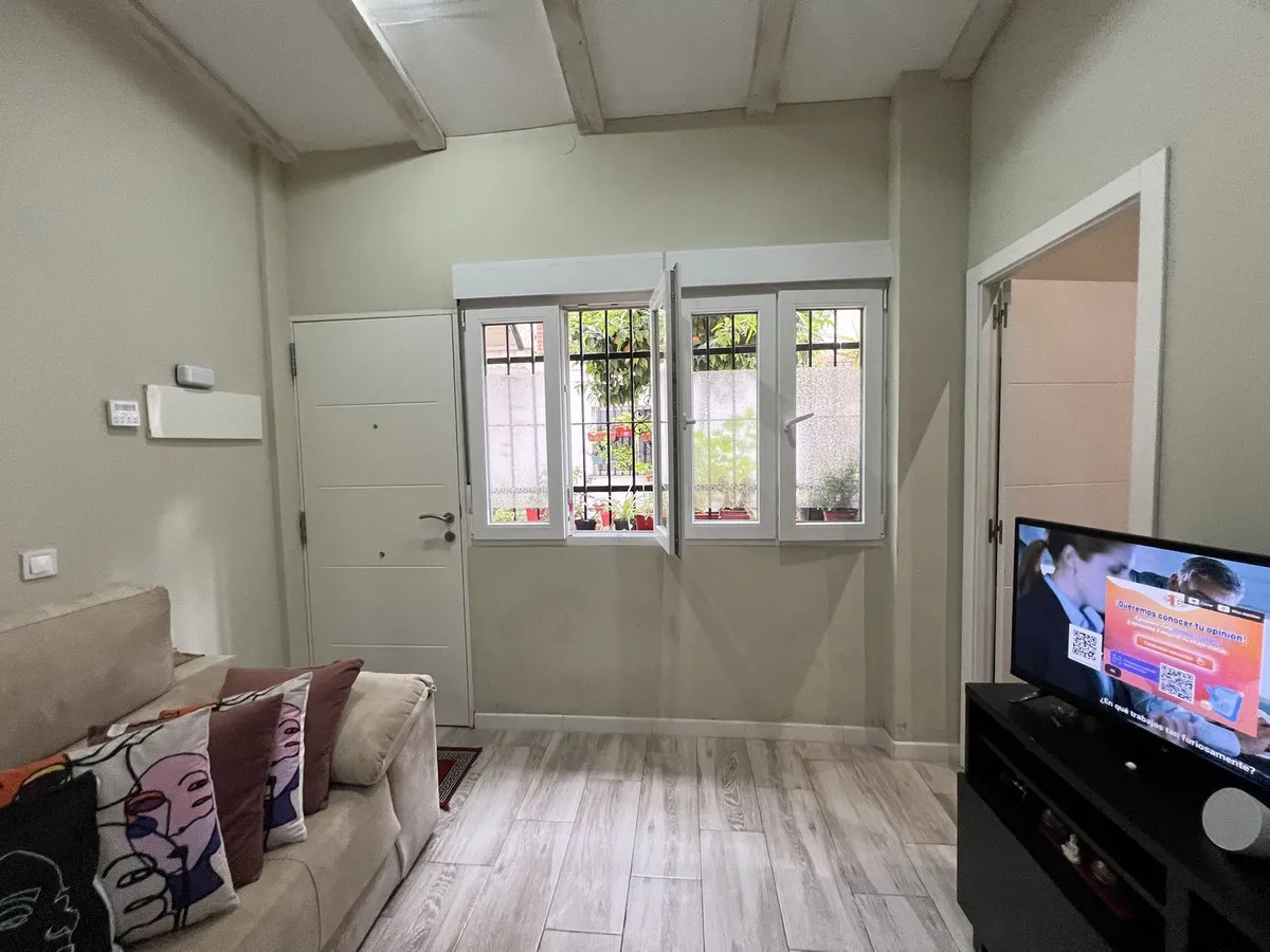 fec8818e-bc87-42c8-96af-4a05c409eaea