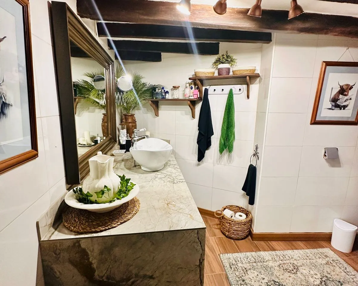 a3f1f7d0-c52a-406a-9248-b01b5184152b