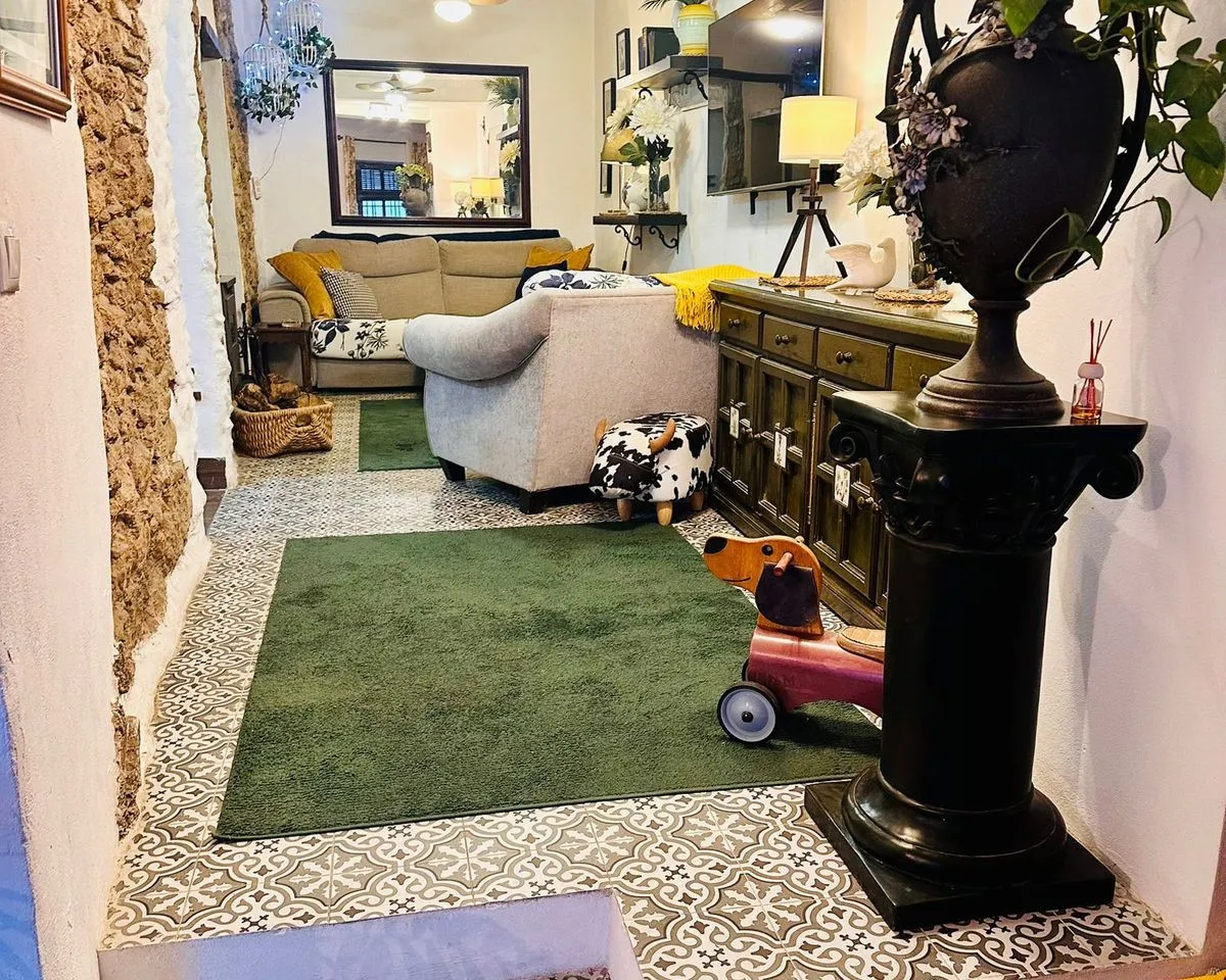 ee737ba1-90b8-440b-938c-108abc842aeb