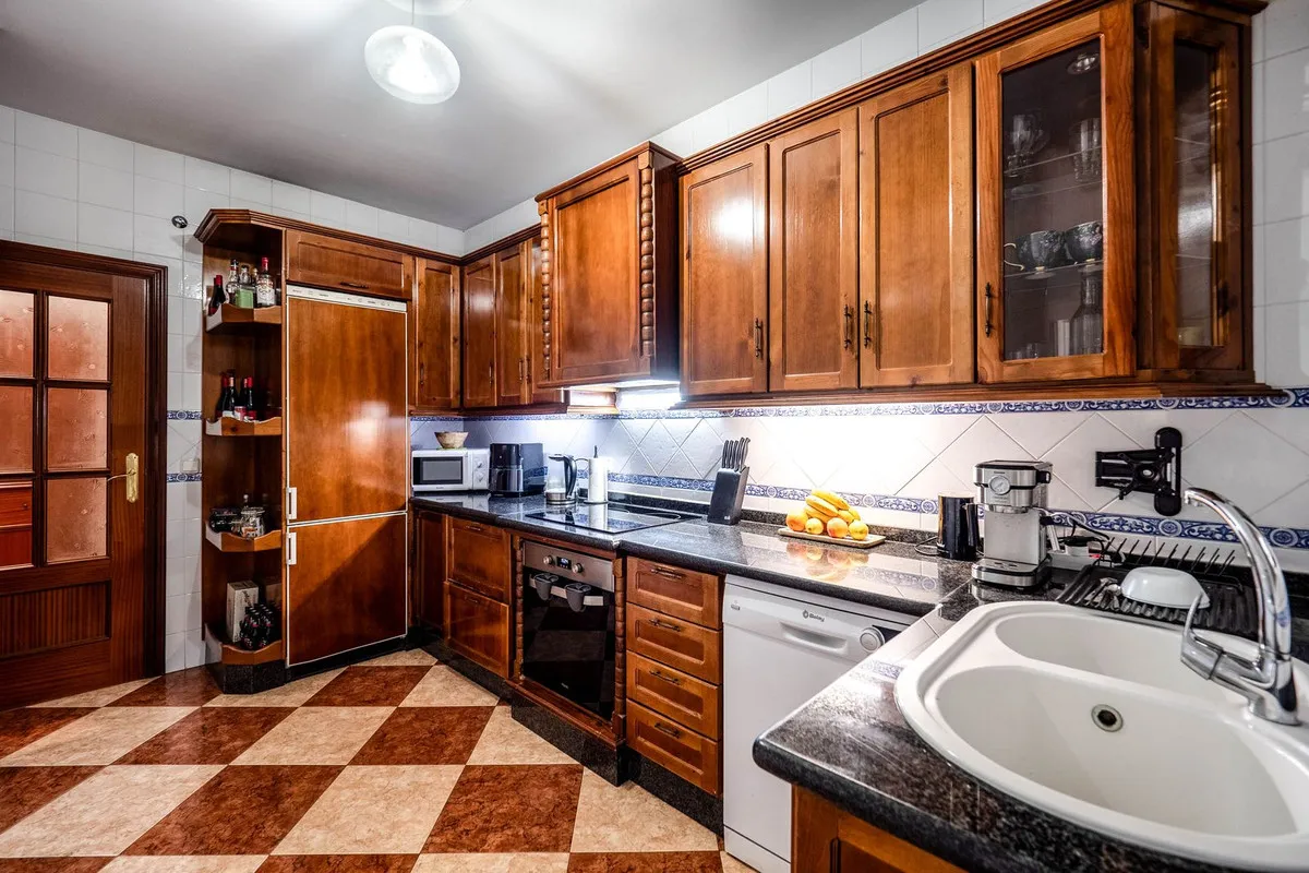 00e36f37-5fb2-4686-b415-e0a327108582