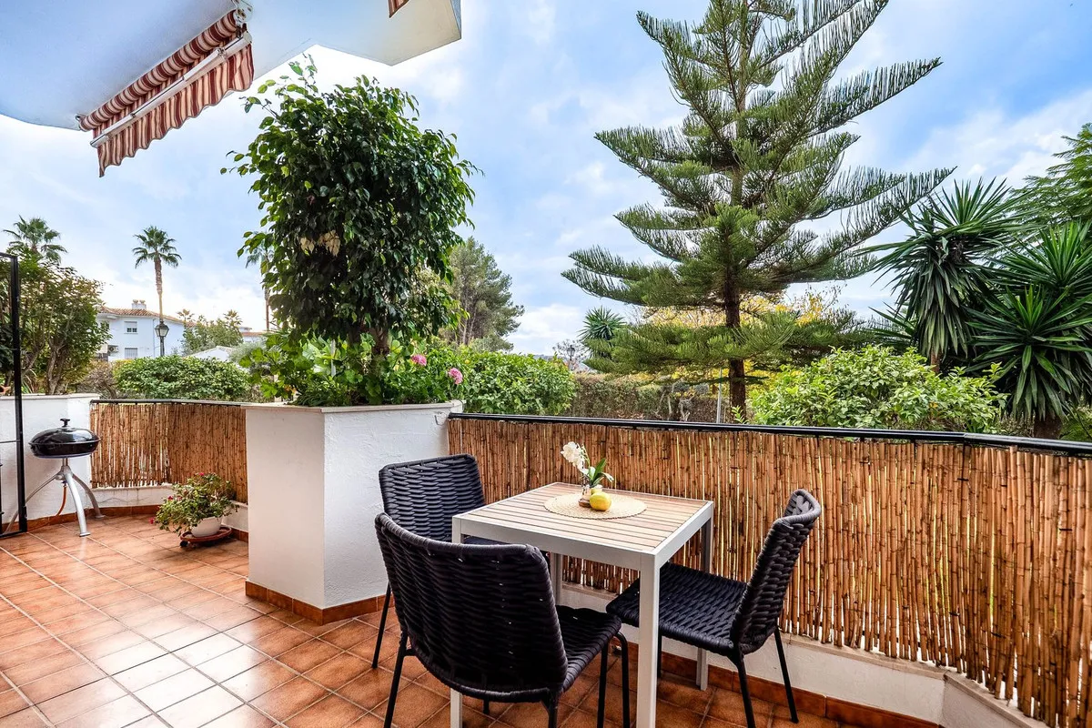 ee7eb83b-4884-428b-b325-1de9608a5e3b