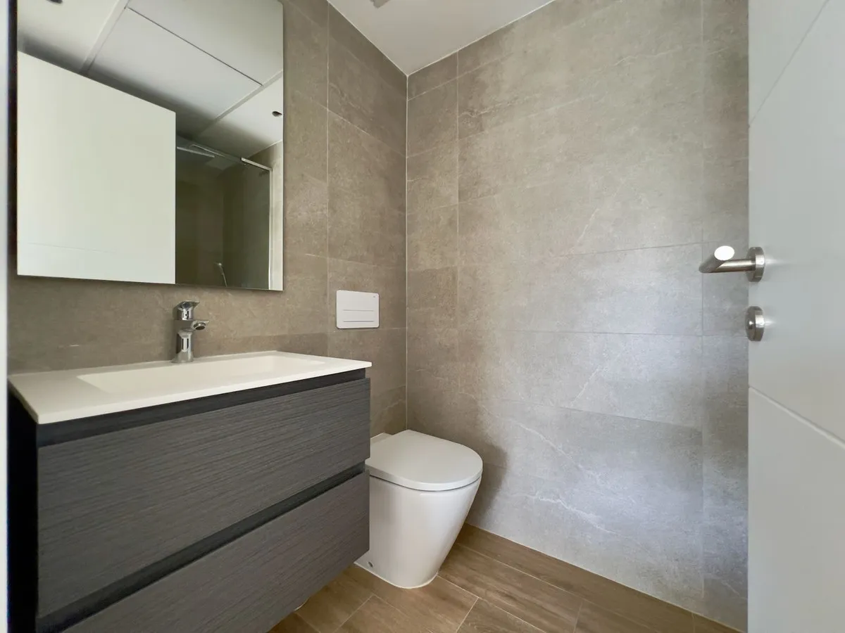 a49840f4-d6e4-4f24-8a37-98f645b0033d