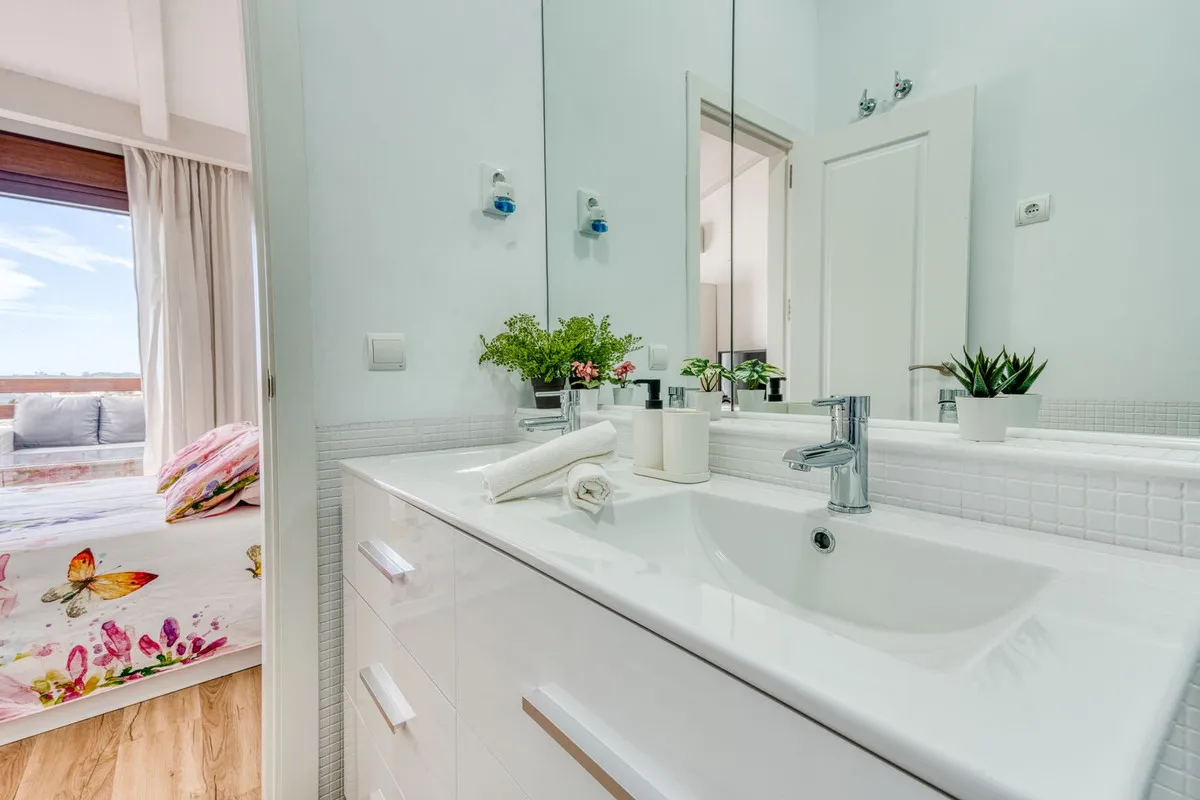 497eb179-ef87-4a92-953c-87c45ba8429e