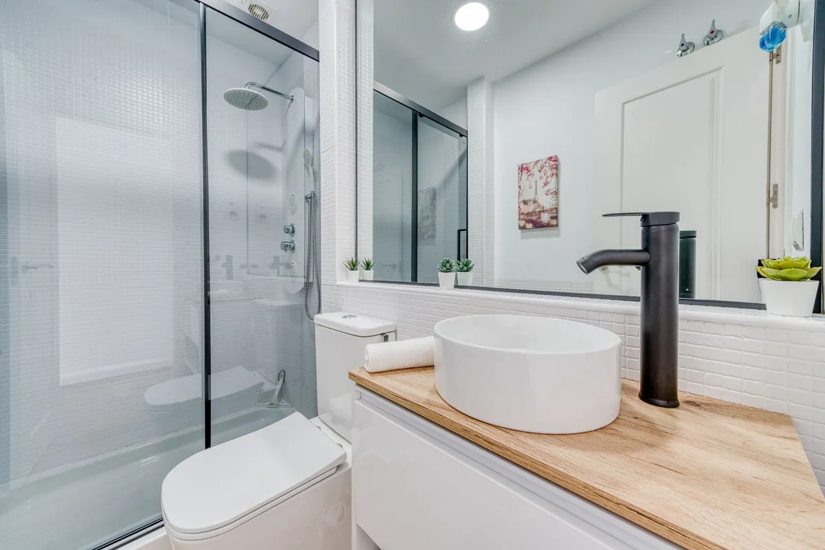 55595101-afbd-4e8b-8313-33539fb8f7a6