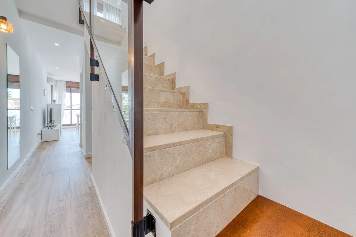 9b350066-ff40-433c-87cf-6b7b22ec8e96