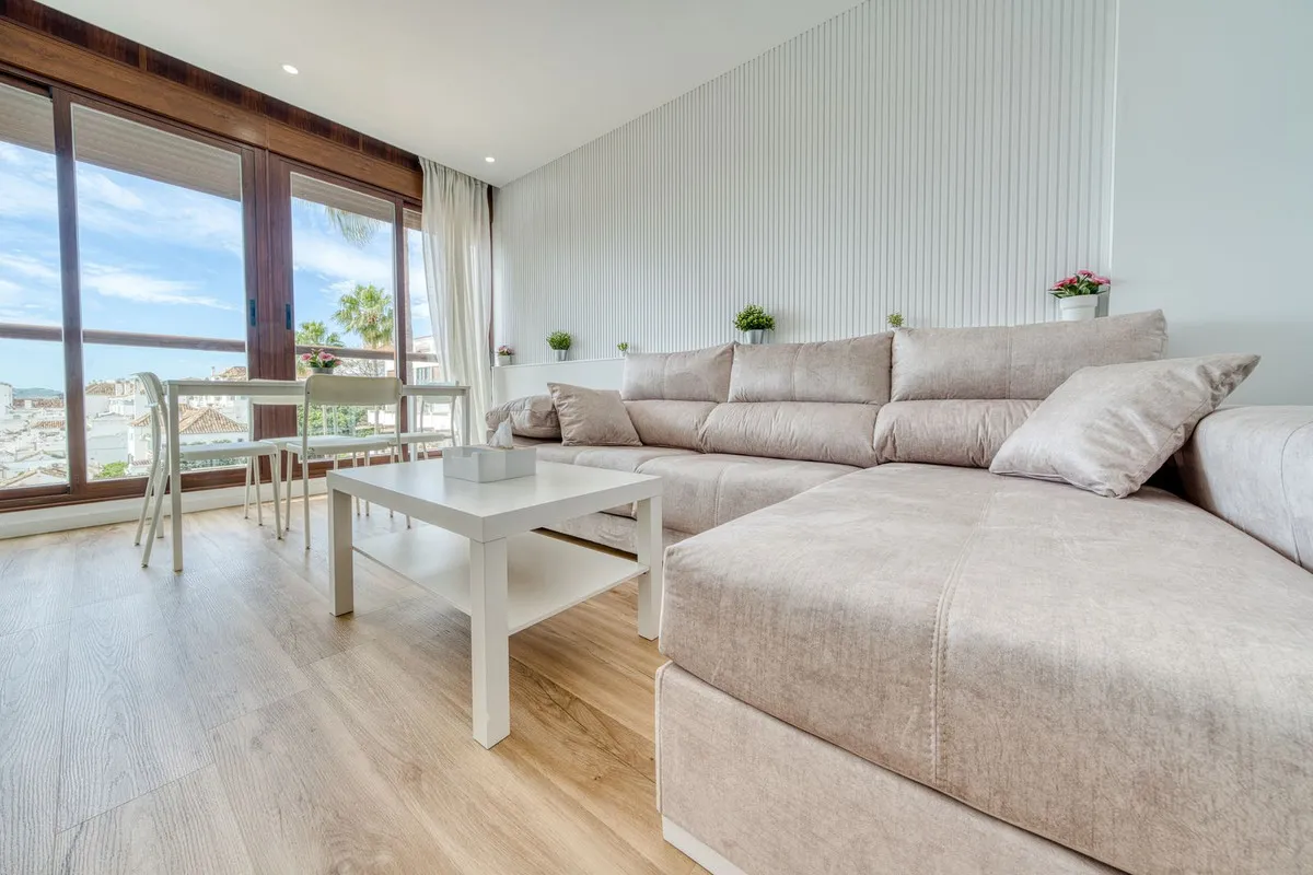 e1b57184-c9f9-409f-ad0d-8dd9f97e3524