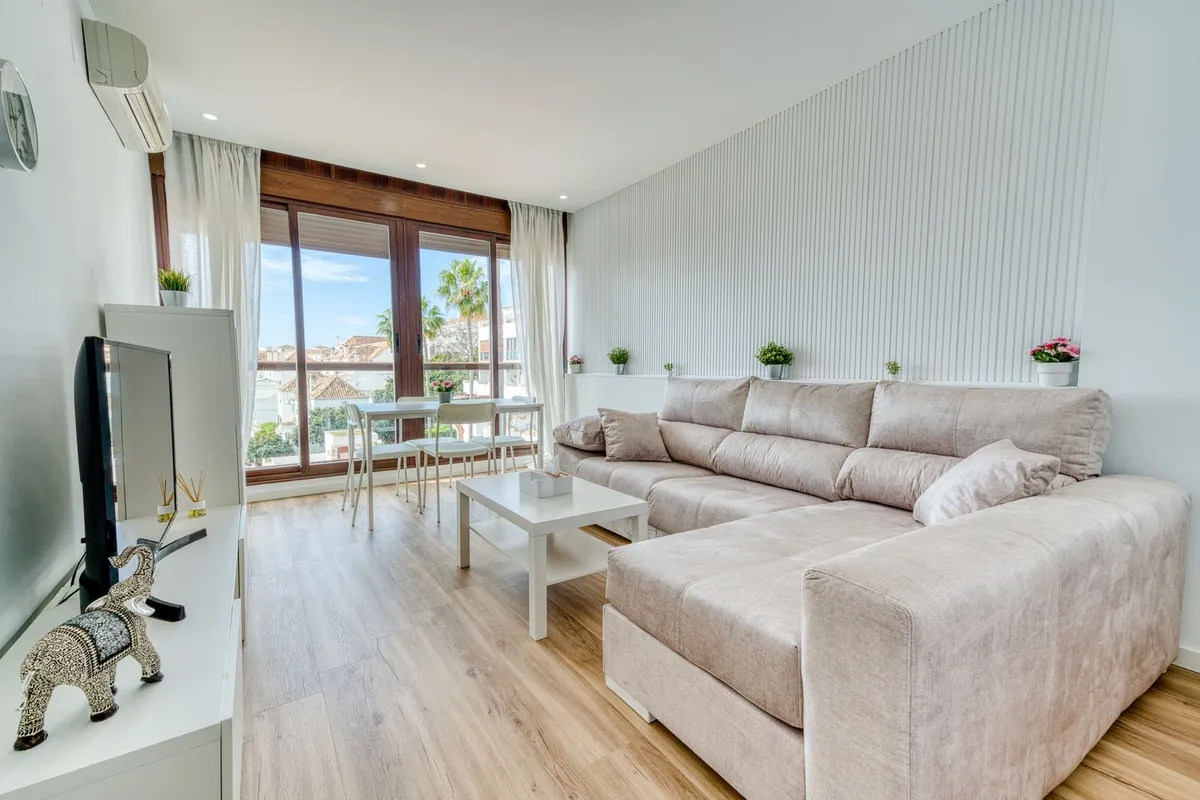 ff1f0131-2022-410e-99d8-6b9754ad9694