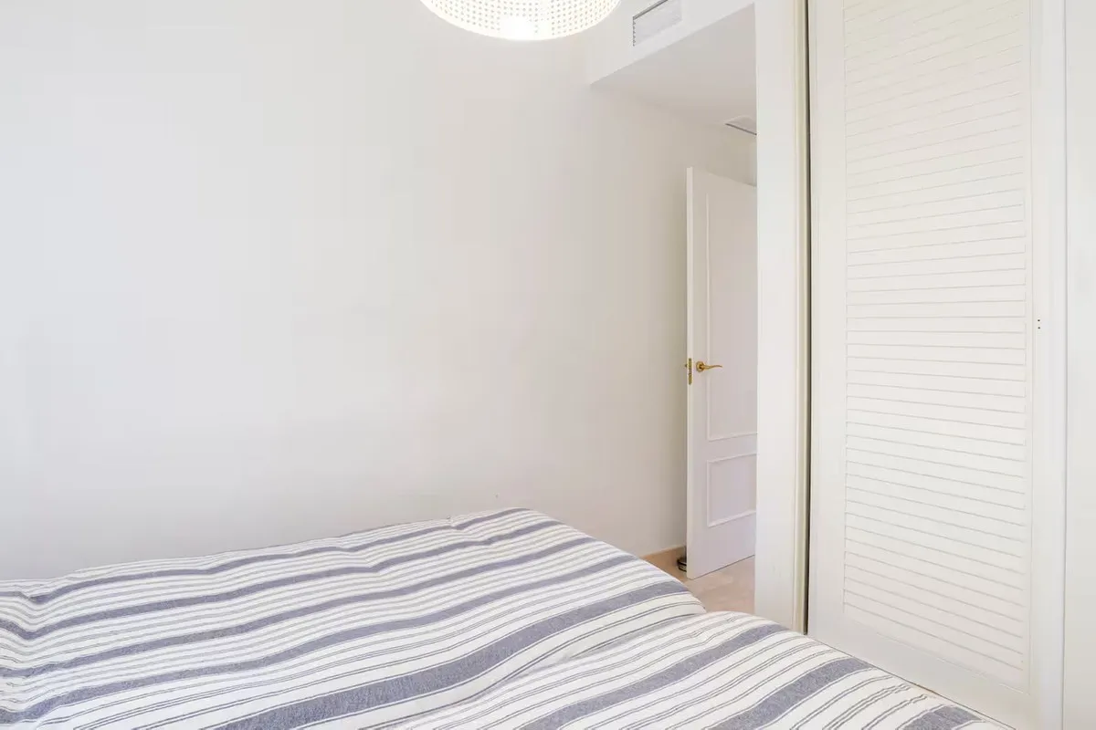 32f97ad2-313d-40d1-841e-4406f656e28b