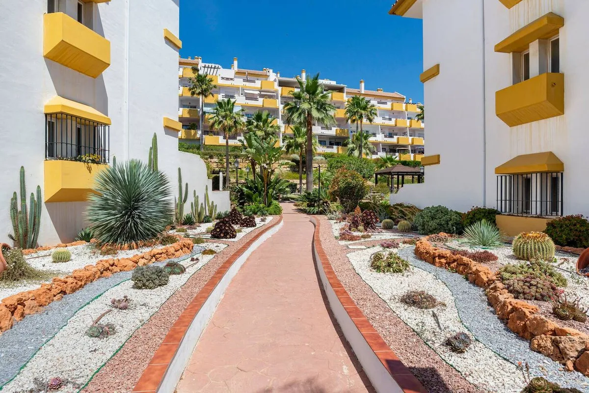 585d9392-b0fb-4936-83f4-543f3543a898