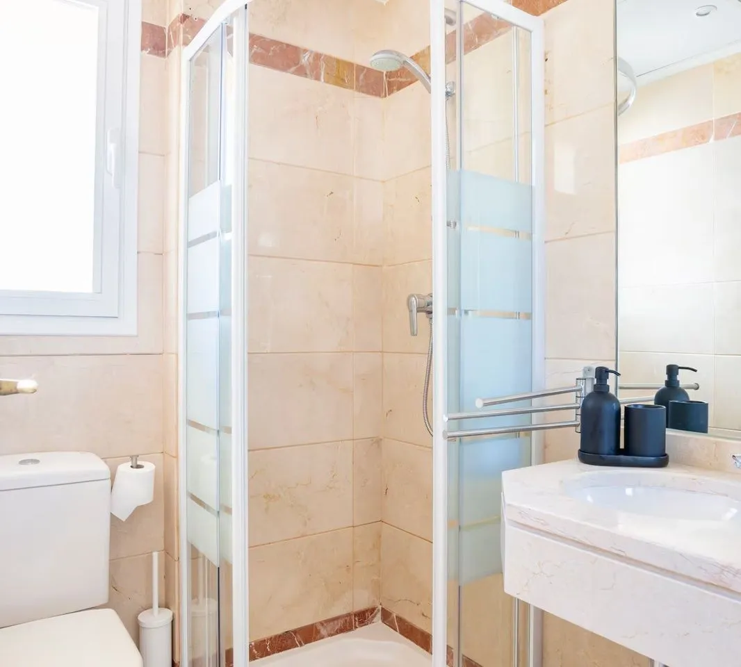 5f7a4d6c-bec0-4aad-86e8-41e9aae1820a