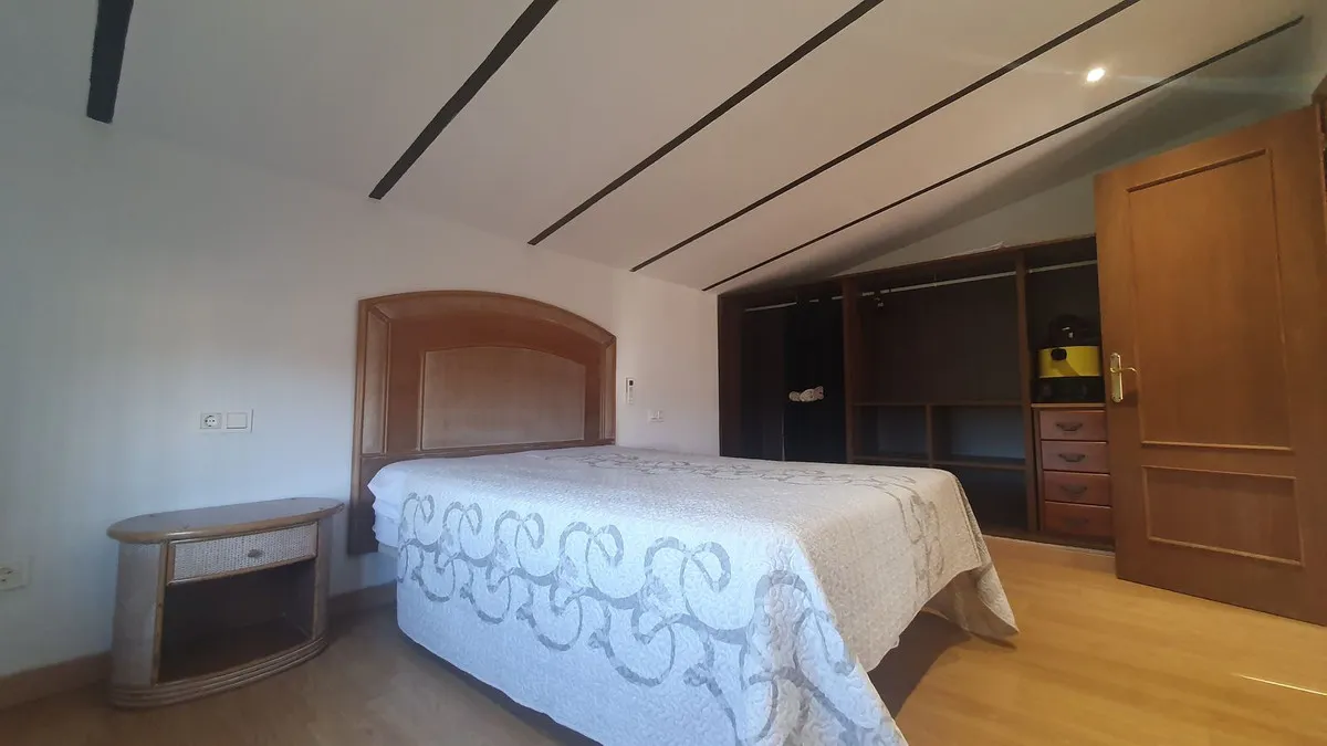 7a6efd6e-6a01-4762-8727-efc18d928a41