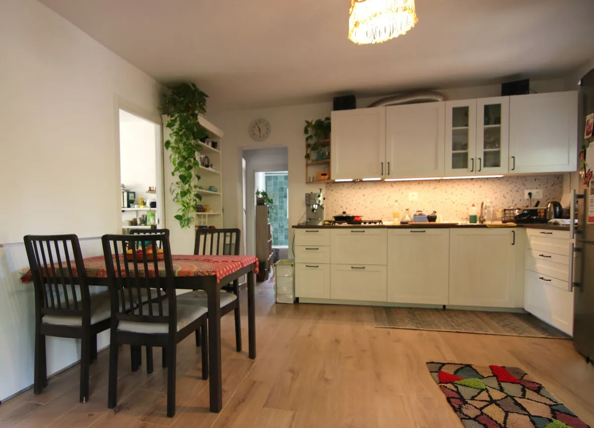 e00857d8-026b-4d32-8f37-f2746c07b6d9