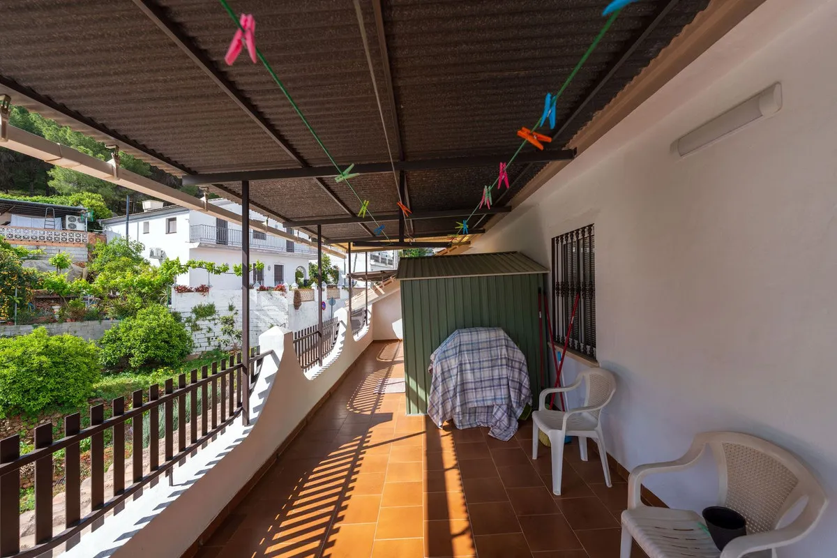 a6f31ebe-6b77-4c3e-96d4-0820910e0425