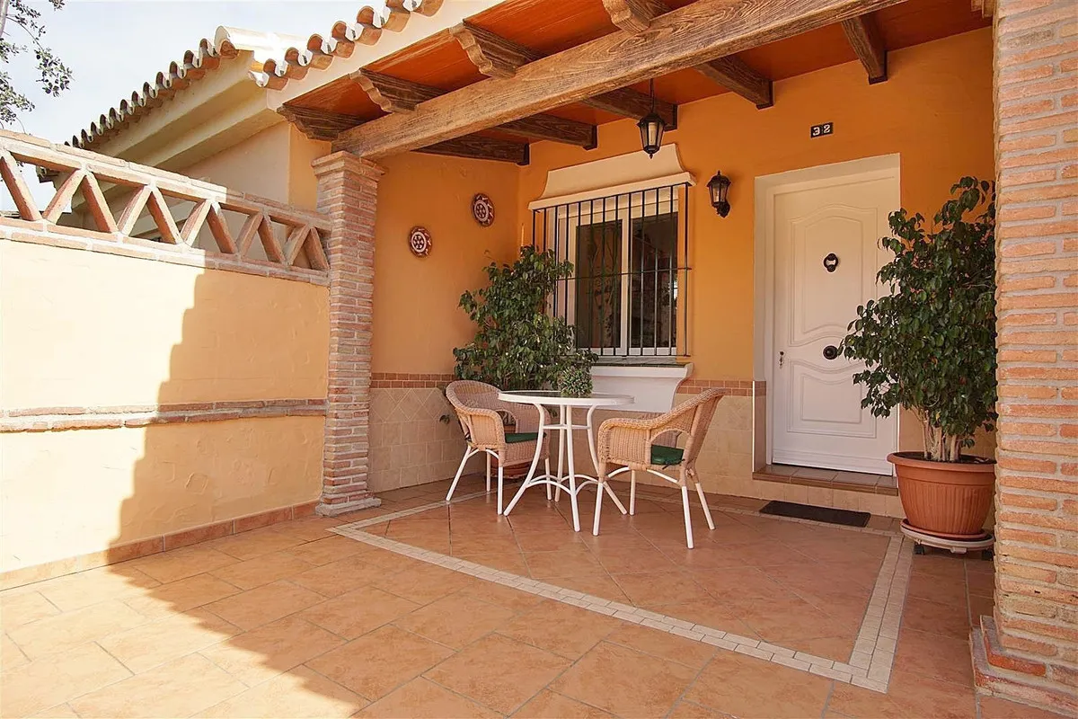 8b75e1a1-34bb-4f04-aa1b-59a055393bef