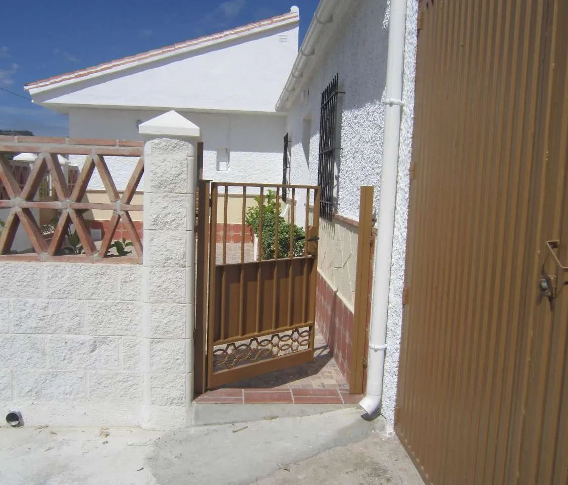 21b20420-3575-490f-ae51-d4b470bf2028