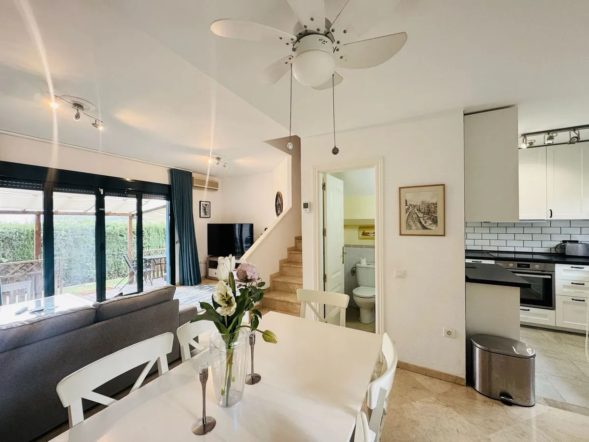 6b9716e4-a2ea-40f9-8947-c692802e2e05