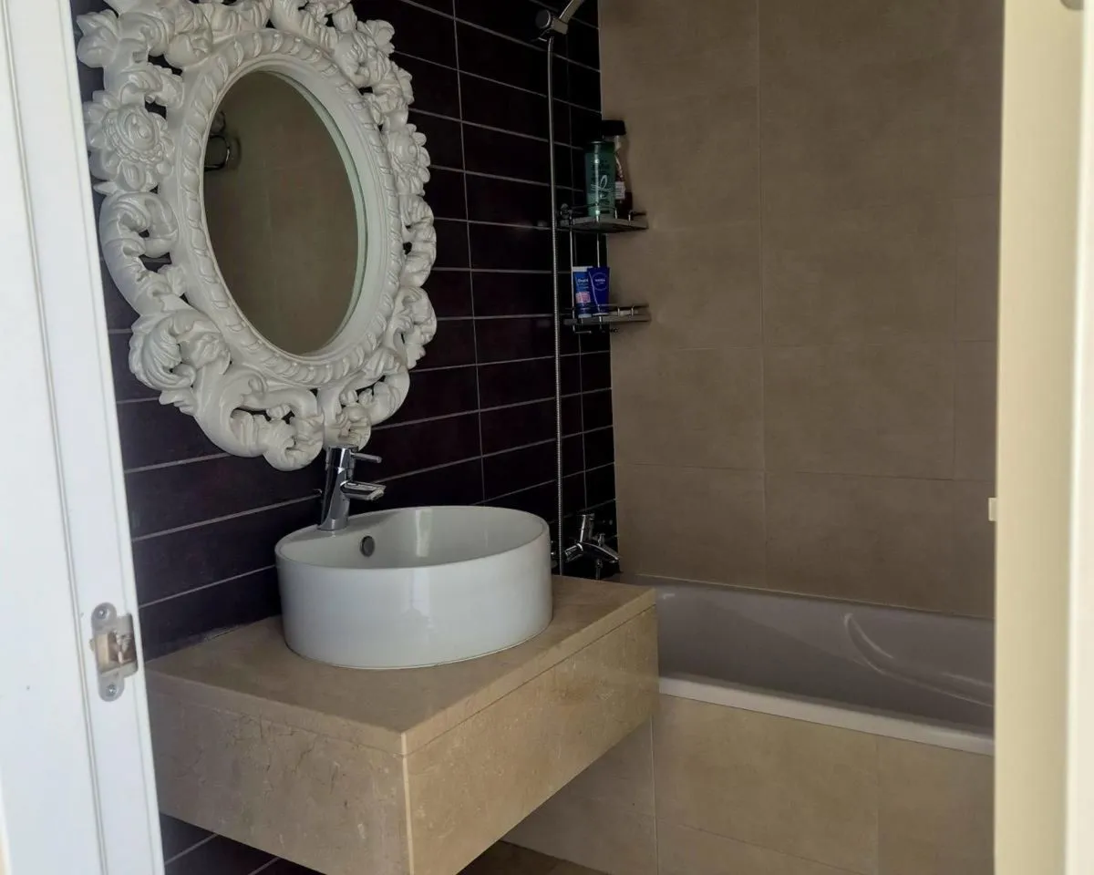 1af5183c-29f8-46bf-90f2-76fd493bc503