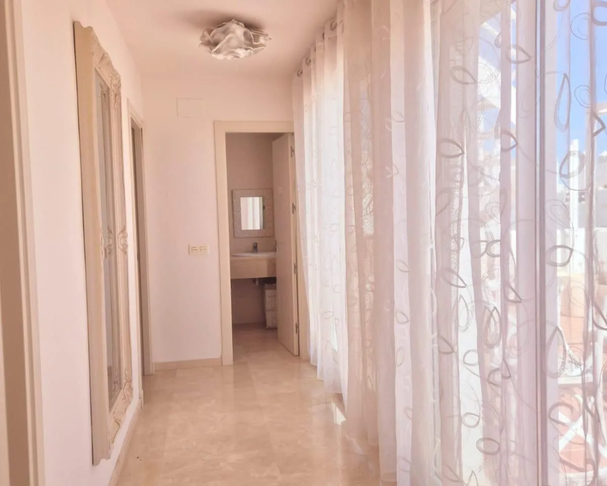 7d70e2c9-0ffa-4fe7-9e7a-3460f1a41a63