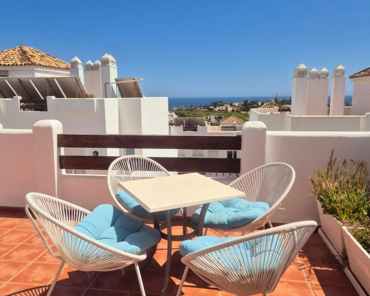 b1b0f494-fb60-4a1d-979e-e94b217e79c1