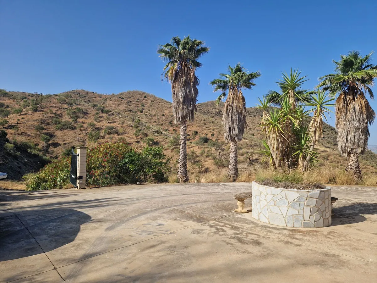 c9f4c669-40c9-423b-b52d-9abd6642f78e