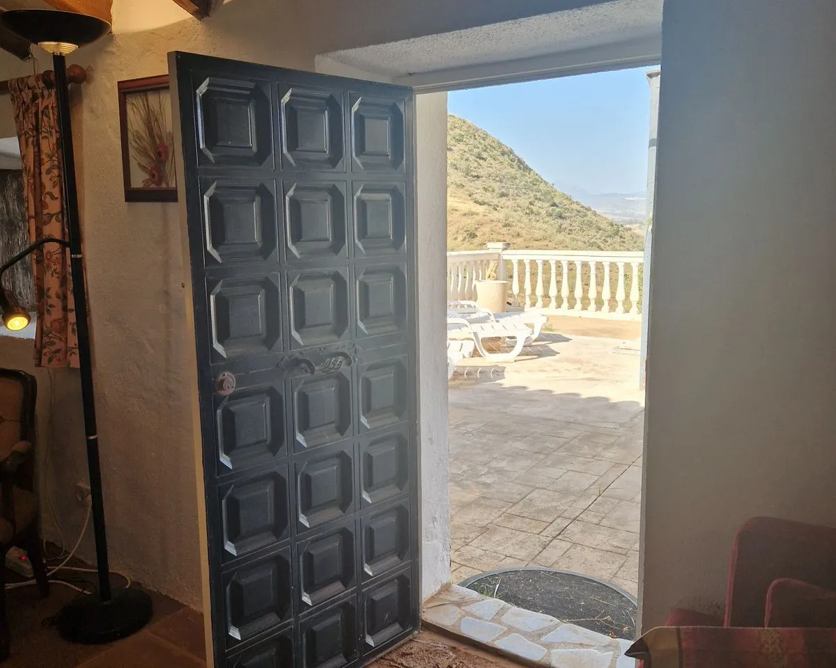 f9fc2bdb-3bb8-497d-b891-4a56749f05d4