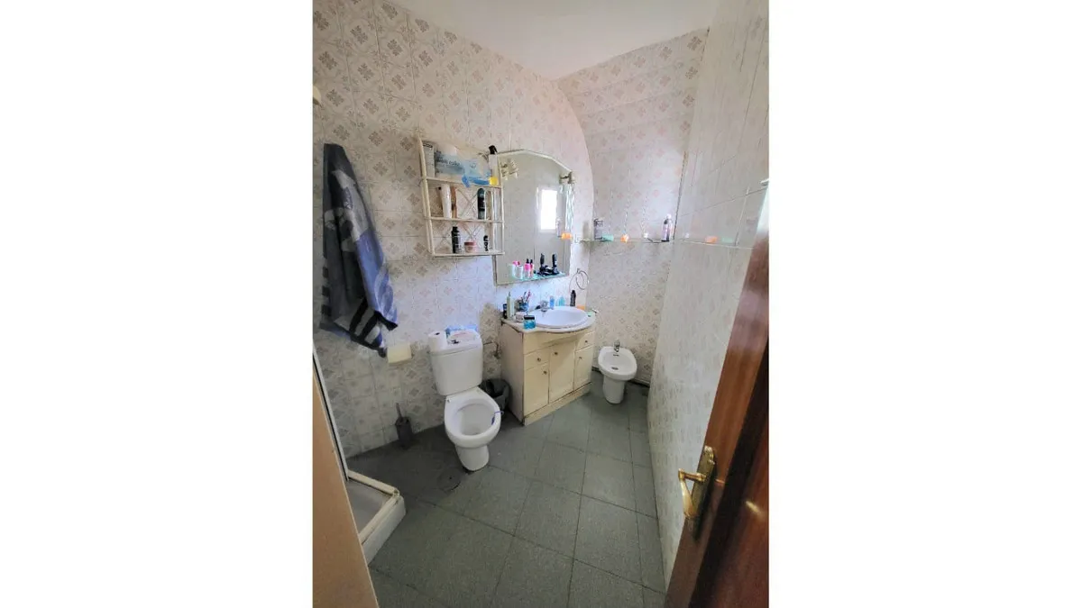 0b50b5c0-4c00-4c95-9a9f-c210f9e3d401