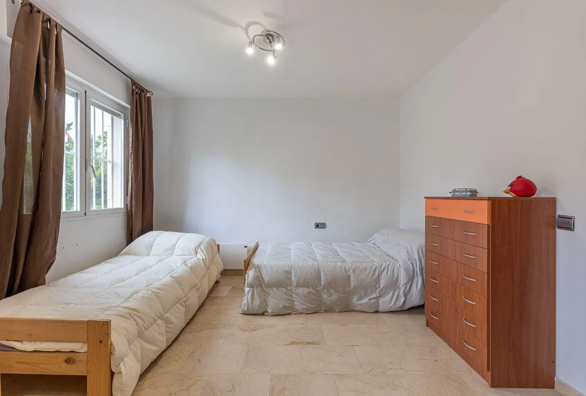 4233024a-acbb-4d02-8249-34ec15569984