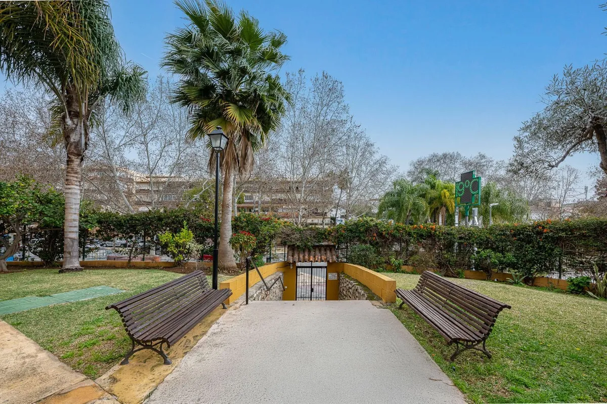 42df6b7b-f9a7-46b2-a0f2-240b22980202