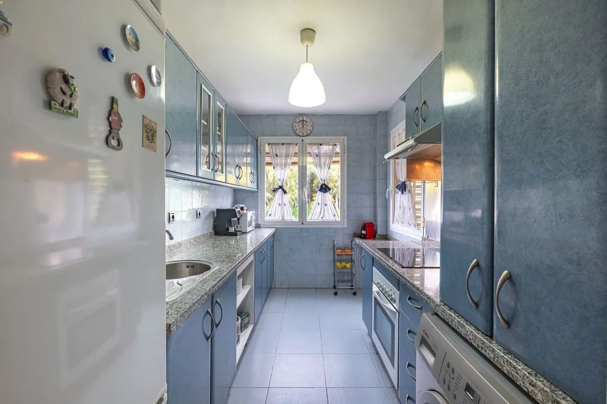 dc6d1a72-1913-4b2a-a14d-7e54ab6bf715