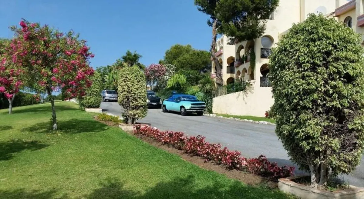 8d8012b1-672a-42a1-ad49-595a53ed8250