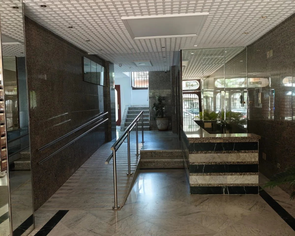 8e989977-8d9c-48f8-8c5e-aceb201ee75e