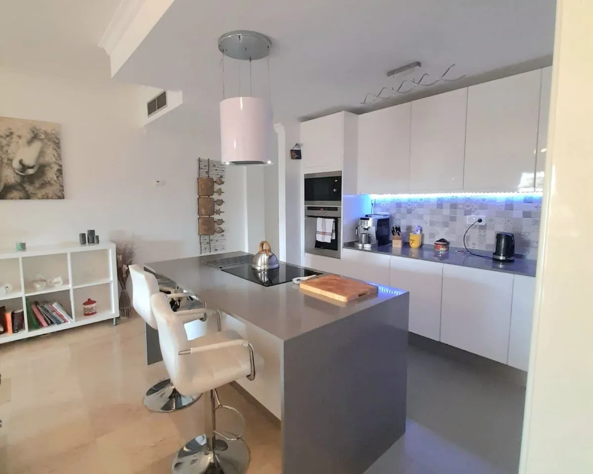 02d2e0f5-91c1-47e2-9d90-e759e5bdf8a9