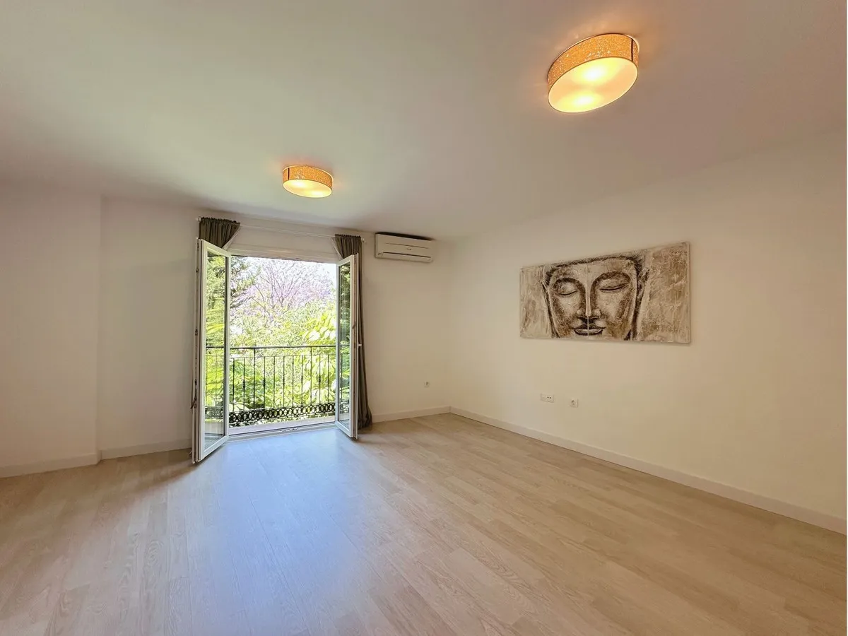 0484d7af-46ca-41d9-a795-ecf632424bcd