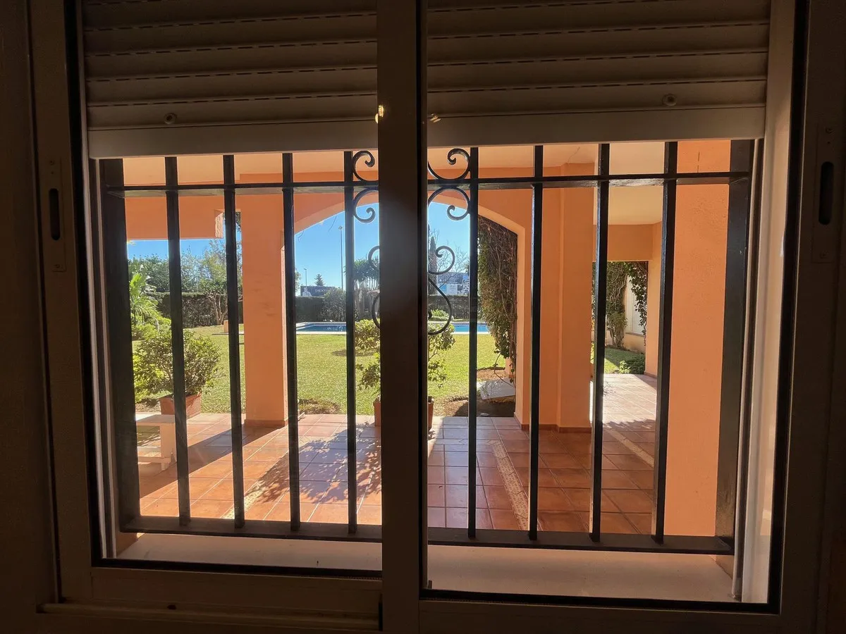 0cf9f7b1-ba4b-436c-9ac5-3cd46aa26f4c