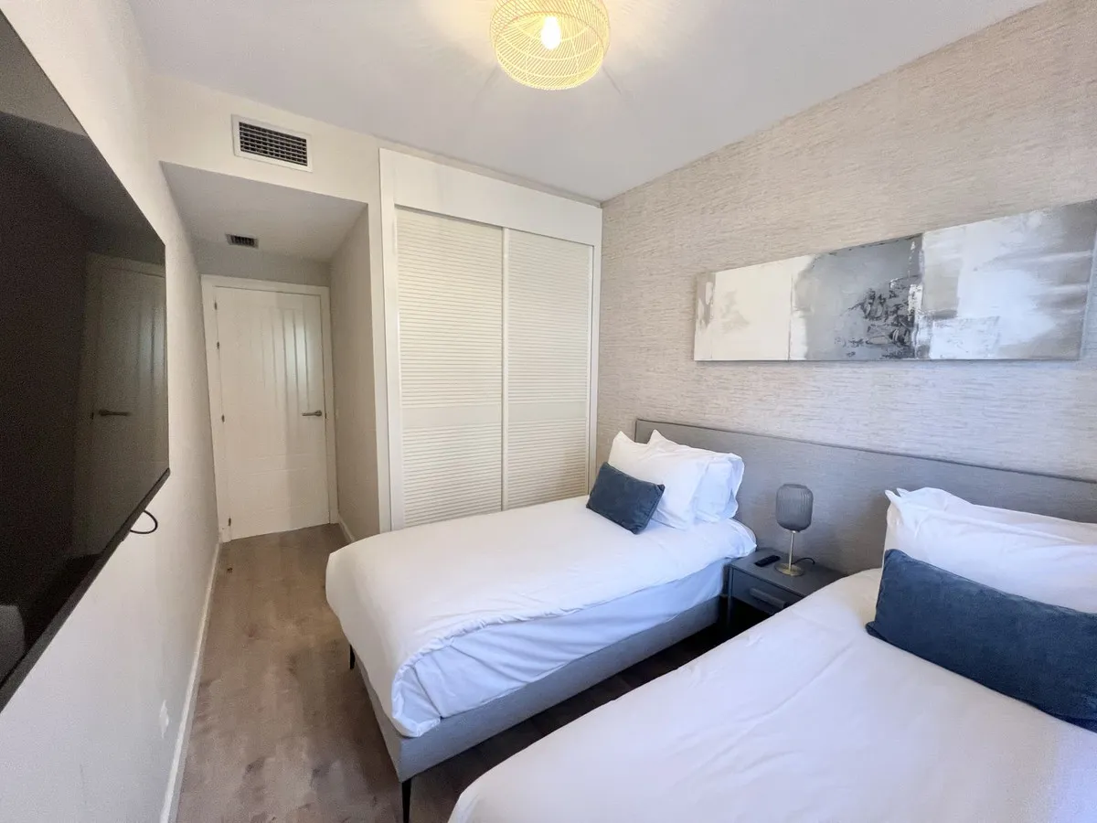 21d0286f-39b1-454f-bfab-a08c6cd1e441