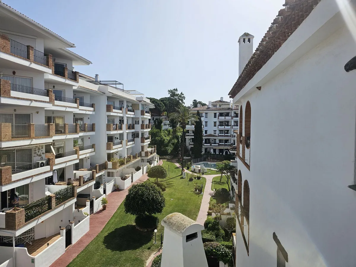 3f3db3fe-166e-4e27-93b1-c218b2997496