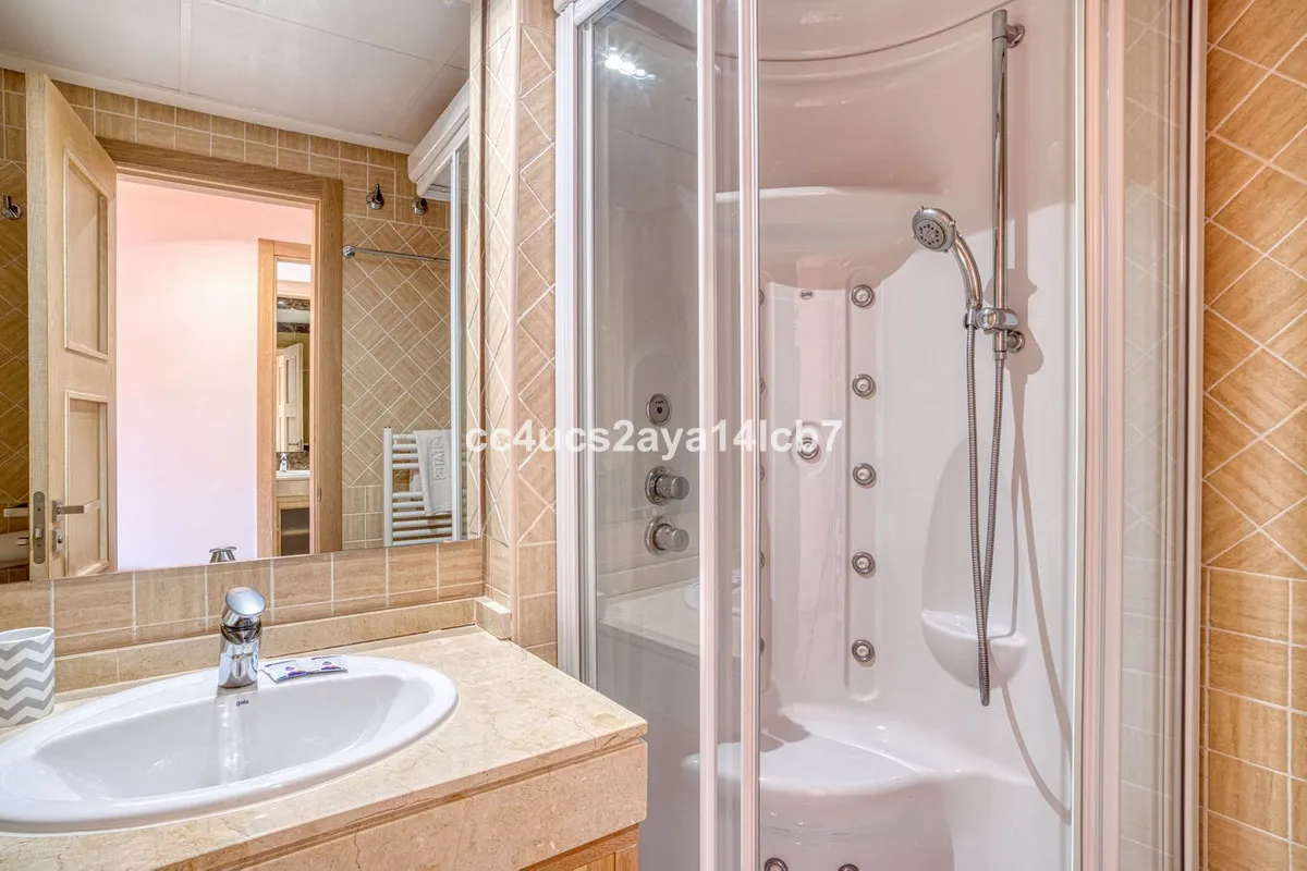 c17bf9cf-8b25-4936-b041-ffede766f084