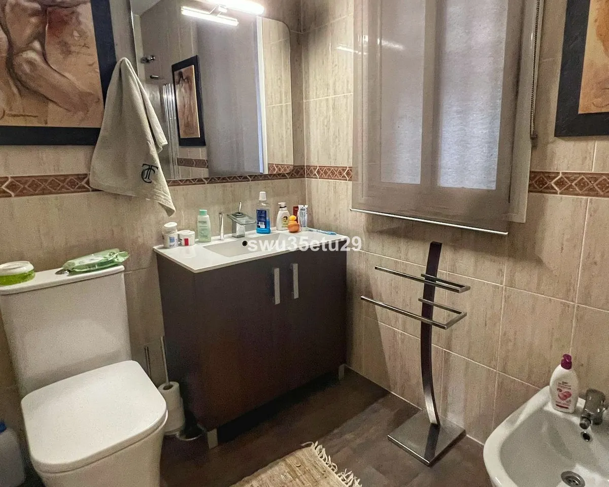 0055952d-c972-47b3-bb06-5853c3c0a7b2