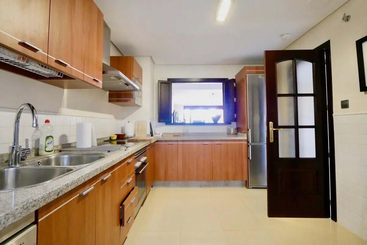 b6949038-5999-4b10-8da8-d56add16ad14