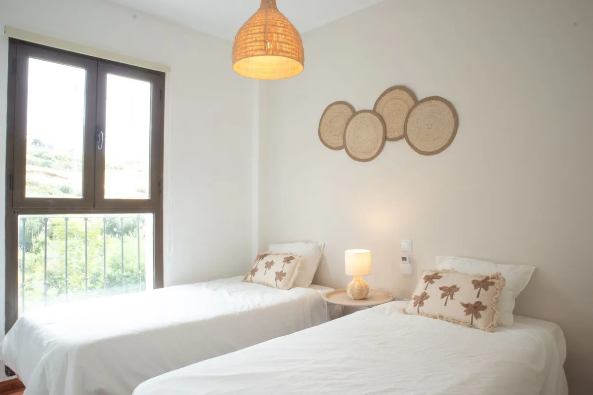 451182e2-999a-4b9a-8fdc-94f1d93e62a4