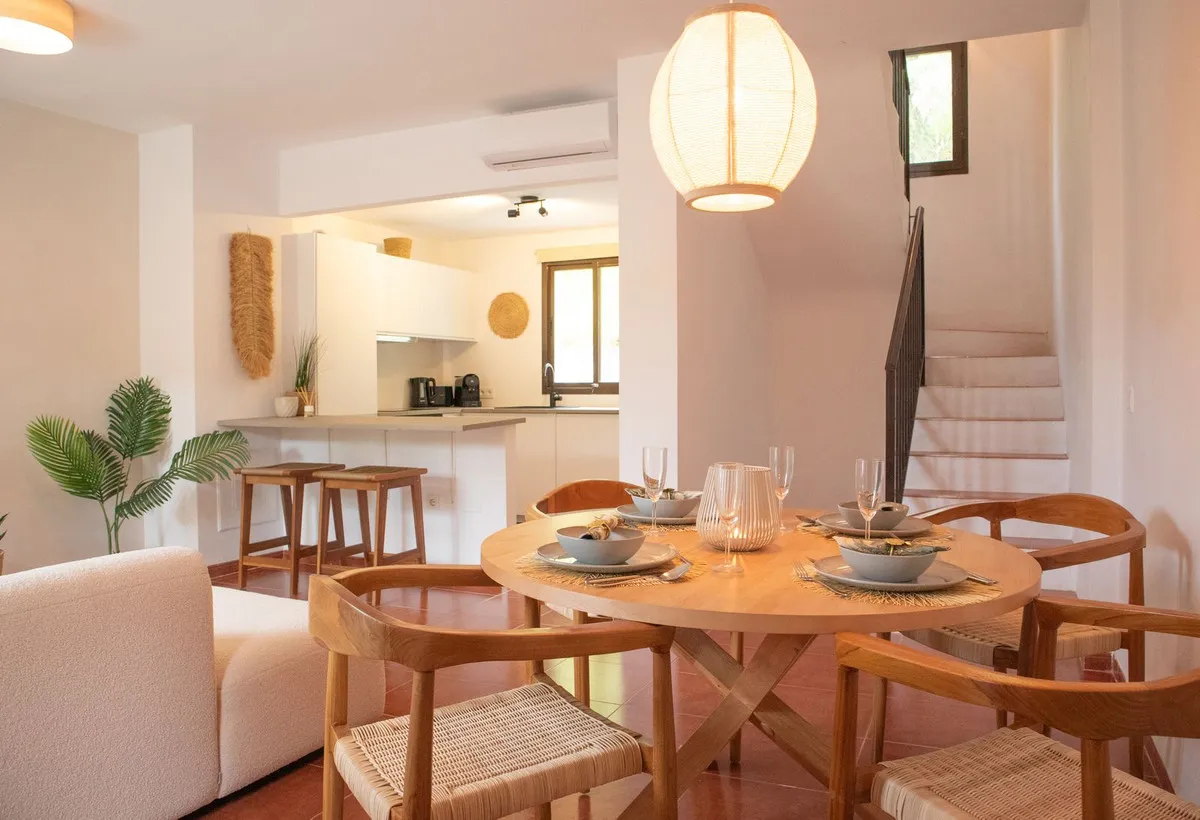 8b681d93-a574-4ccb-a26c-a45ddbe5d483