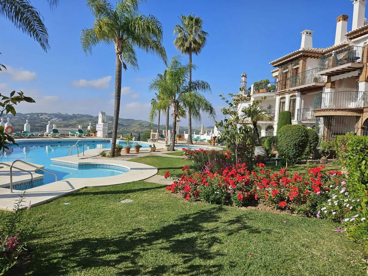 8f19e322-2011-4236-ba99-944a6c37bf2d