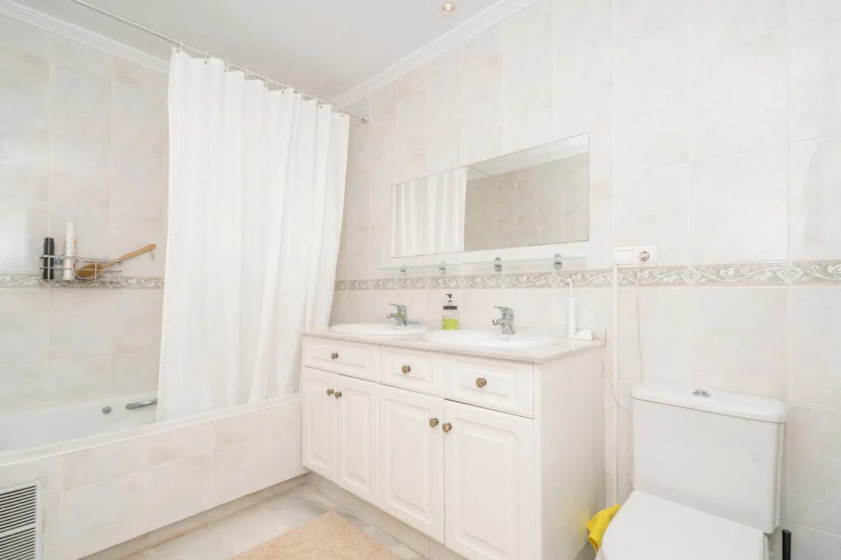 aee35e18-e51e-4f03-adb3-1a1317e9738b