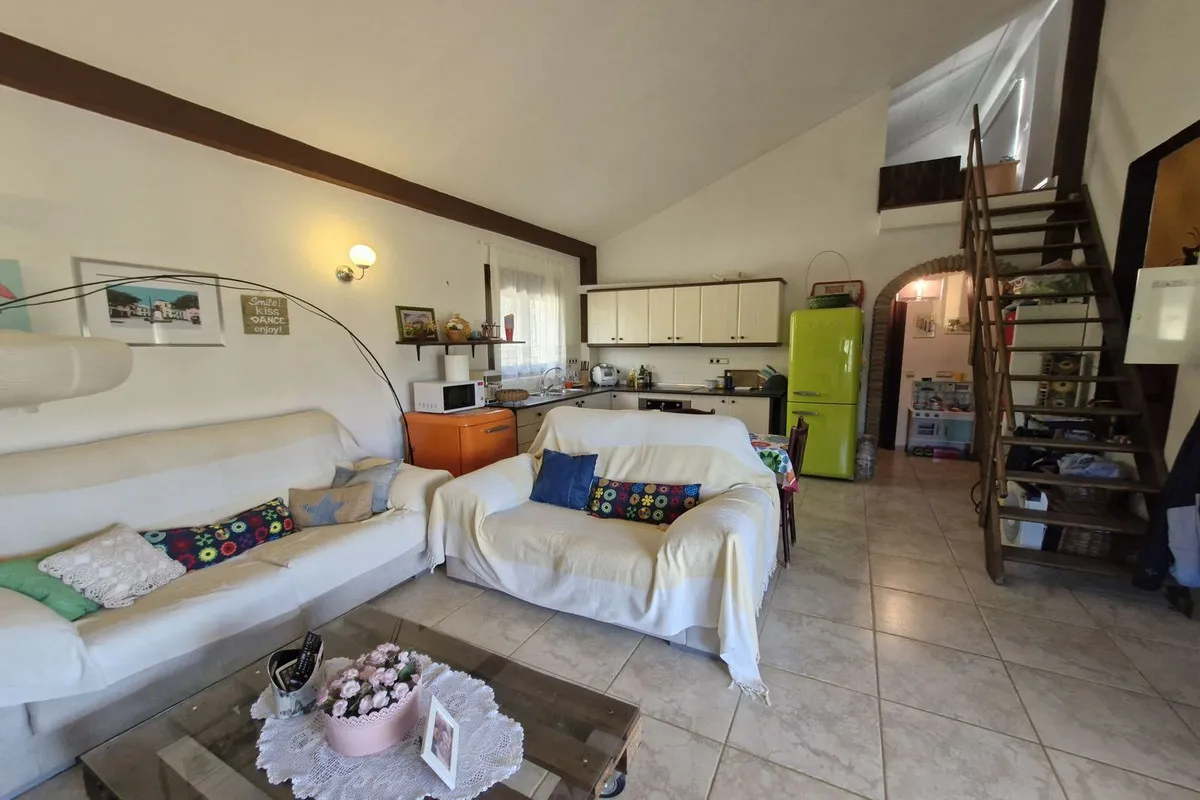 e1a49a75-cdc3-4137-8933-a4a6d716d821