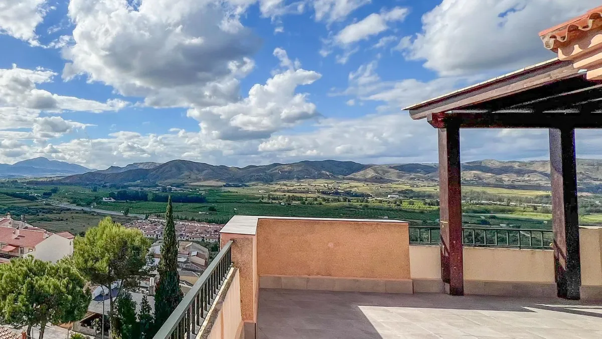 7e88f638-53c4-4a77-8cf9-aa7493151340