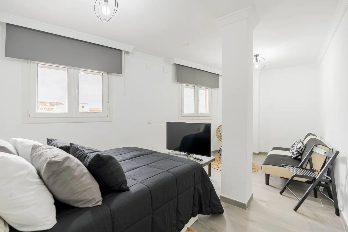 e9d3b1eb-74f7-43d9-a5ef-254335224b8b