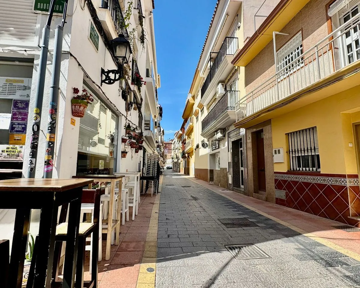 15967b21-f67f-4d99-b772-65d76c47d2bb