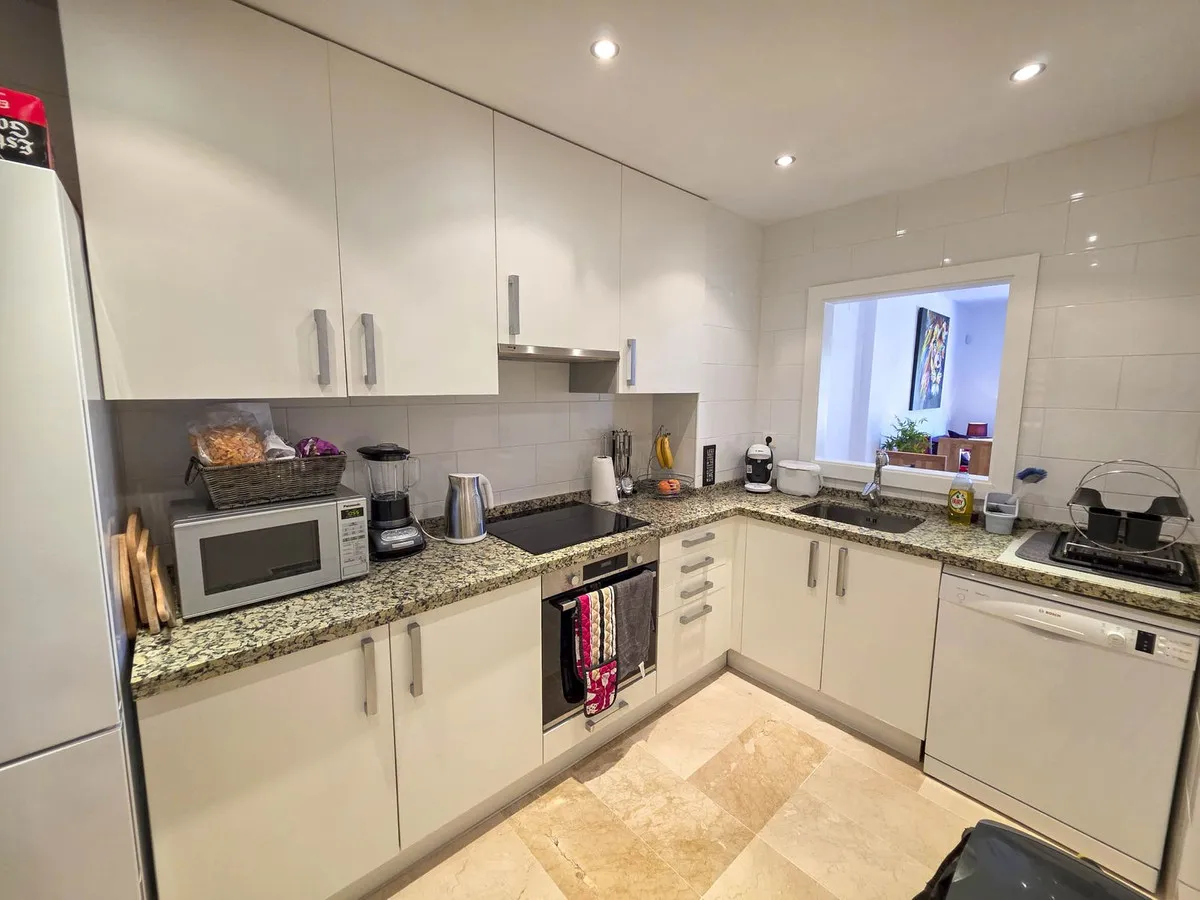 2051e4b2-5ce0-436c-86a6-b540ce981daf