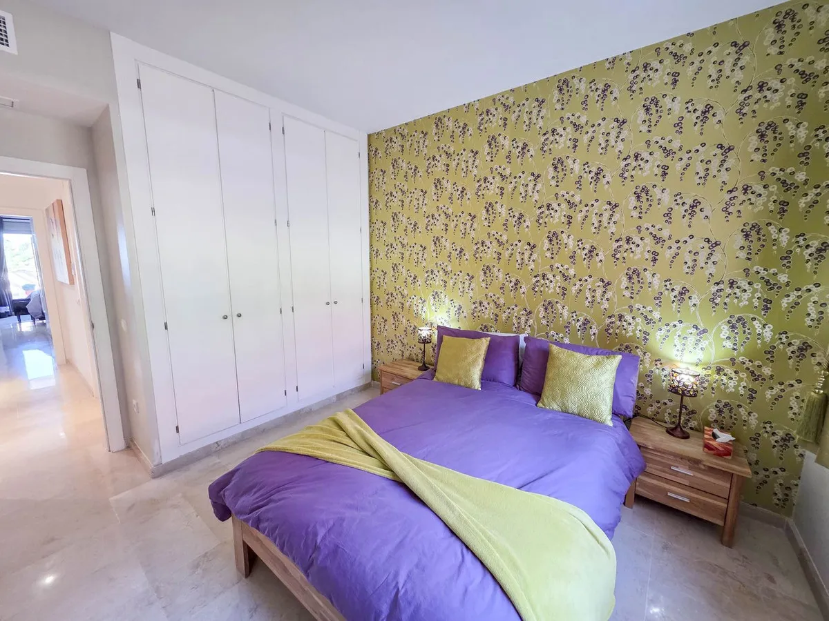 a6fee919-ee6d-4ccb-8e38-f149ffdedd68